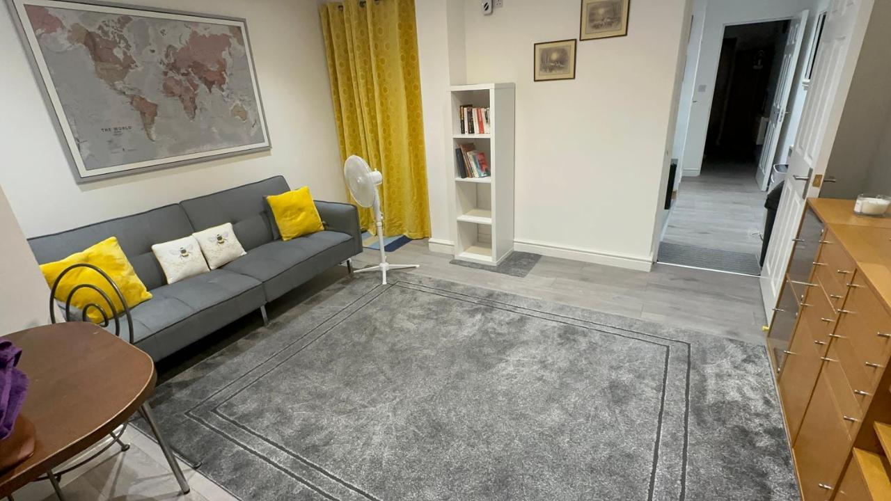 Entire One Double Bedroom * Londra