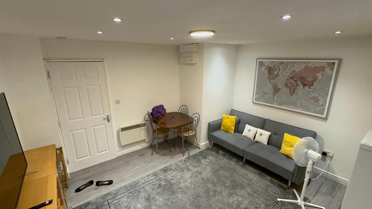 Entire One Double Bedroom * Londra