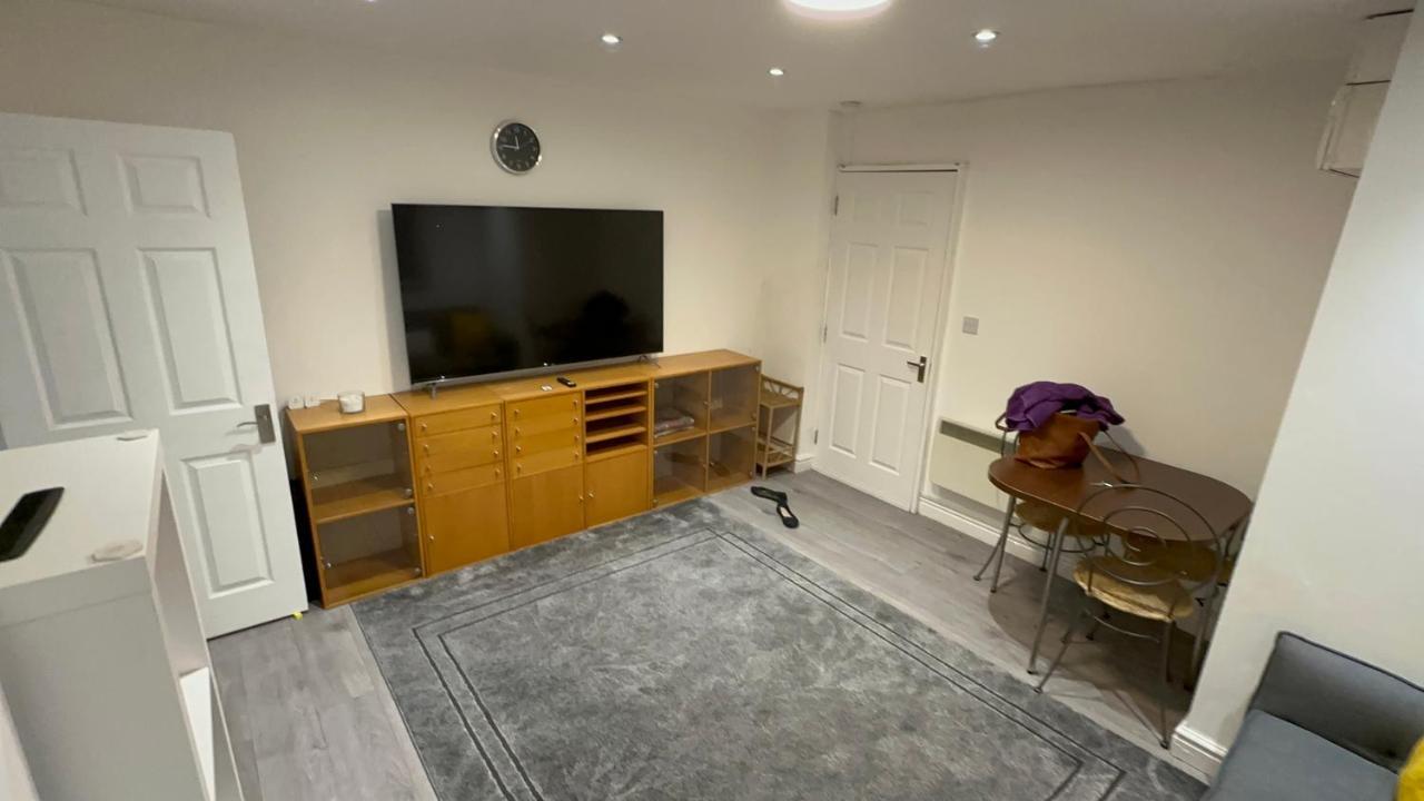 Appartamento Entire One Double Bedroom *